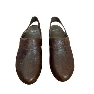 Dansko floral embossed clogs sz 41